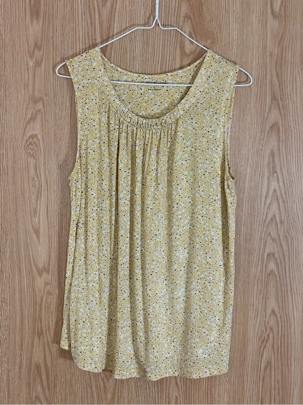 croft & barrow Yellow Floral Scoop Neck Tank